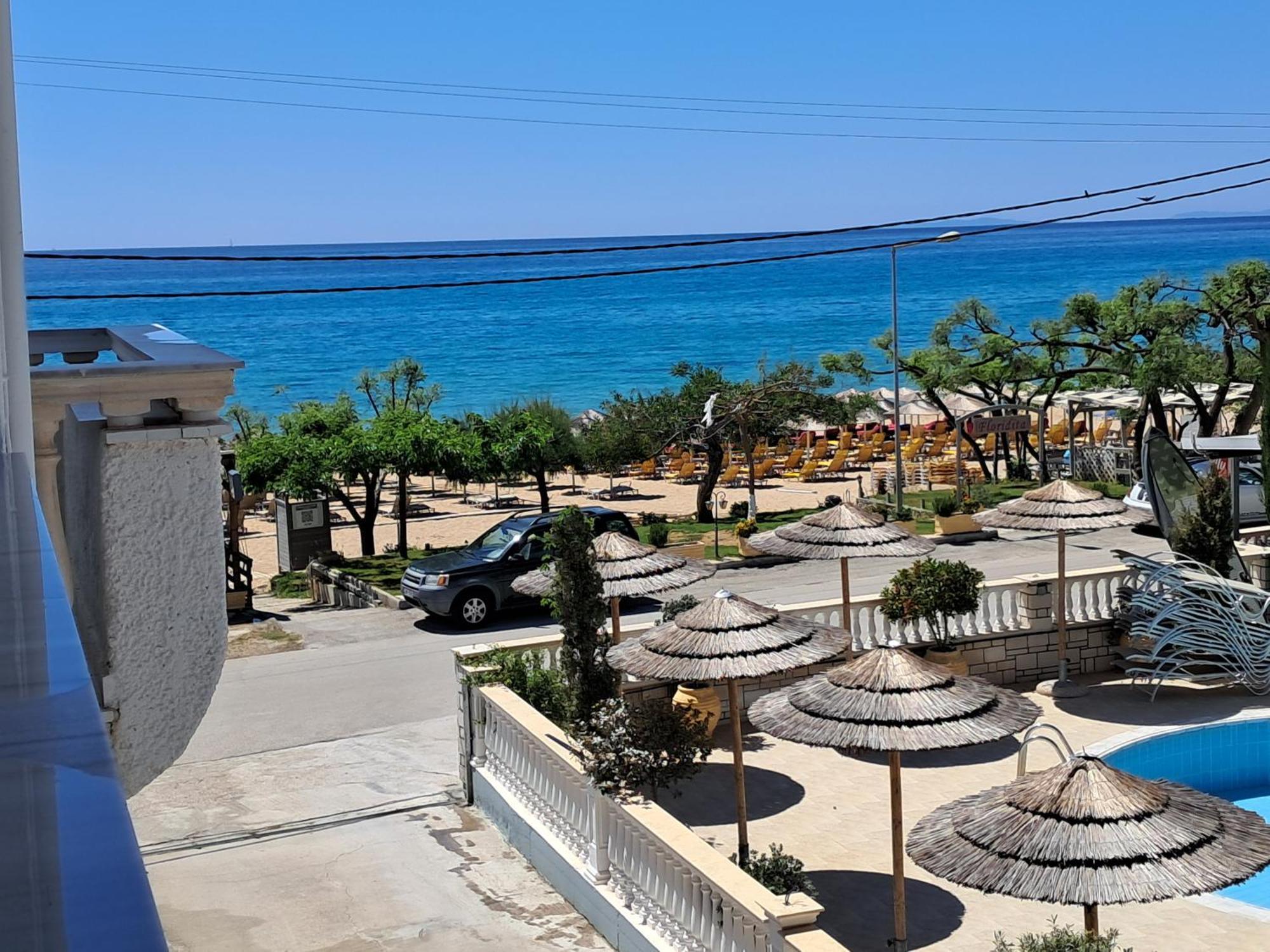 Sigma Hotel Paralia Vrachou Extérieur photo
