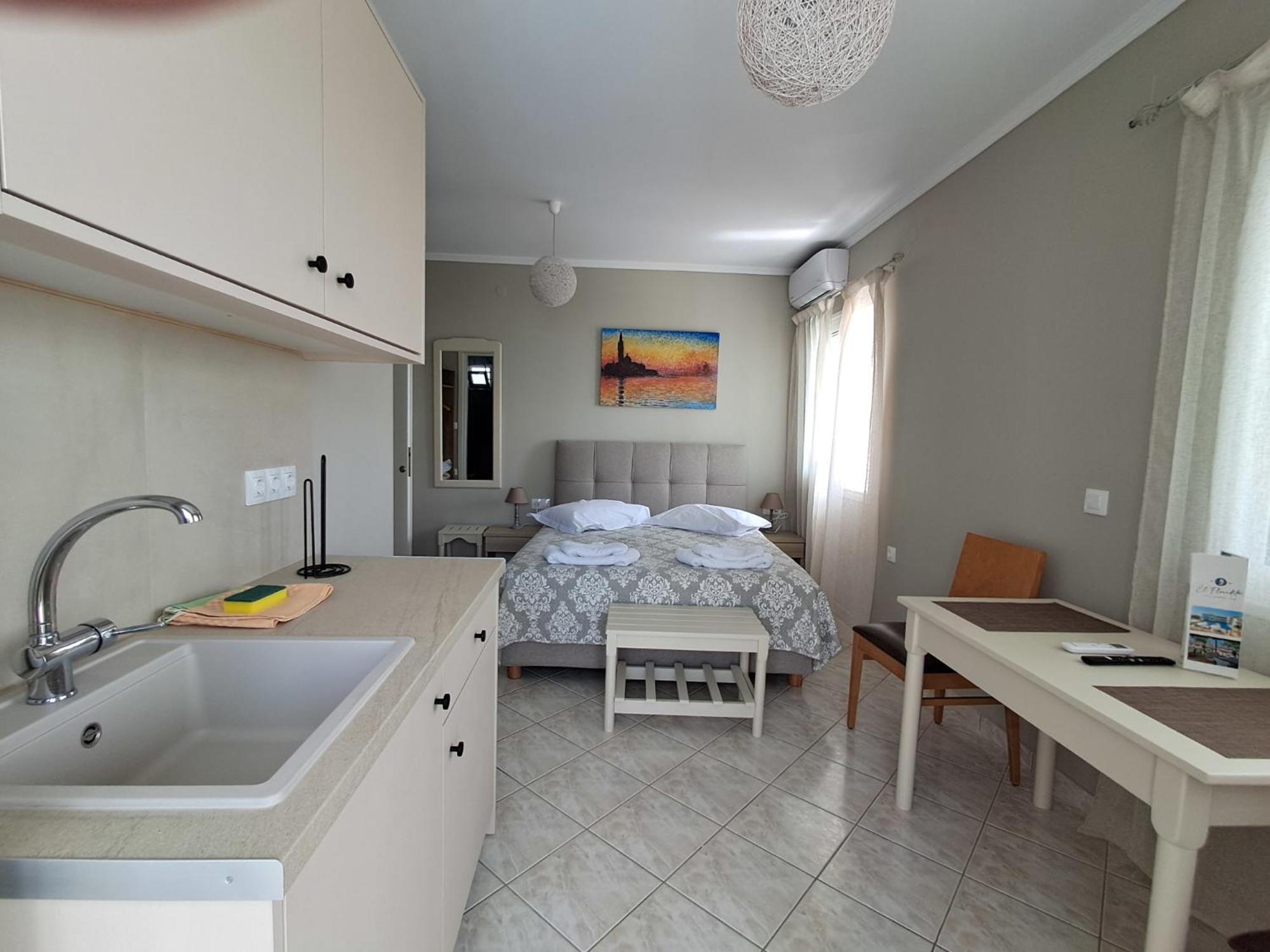 Sigma Hotel Paralia Vrachou Extérieur photo