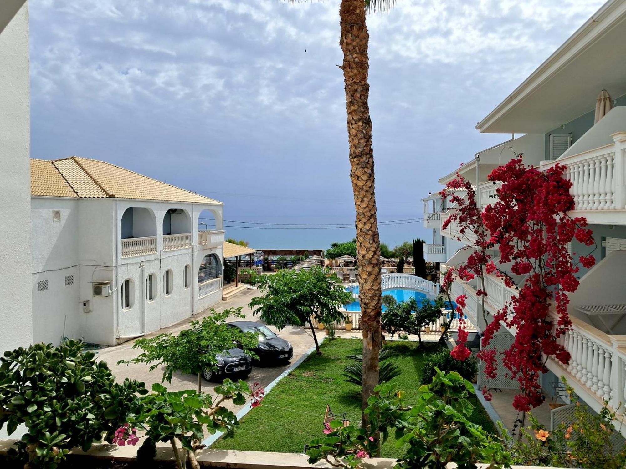 Sigma Hotel Paralia Vrachou Extérieur photo