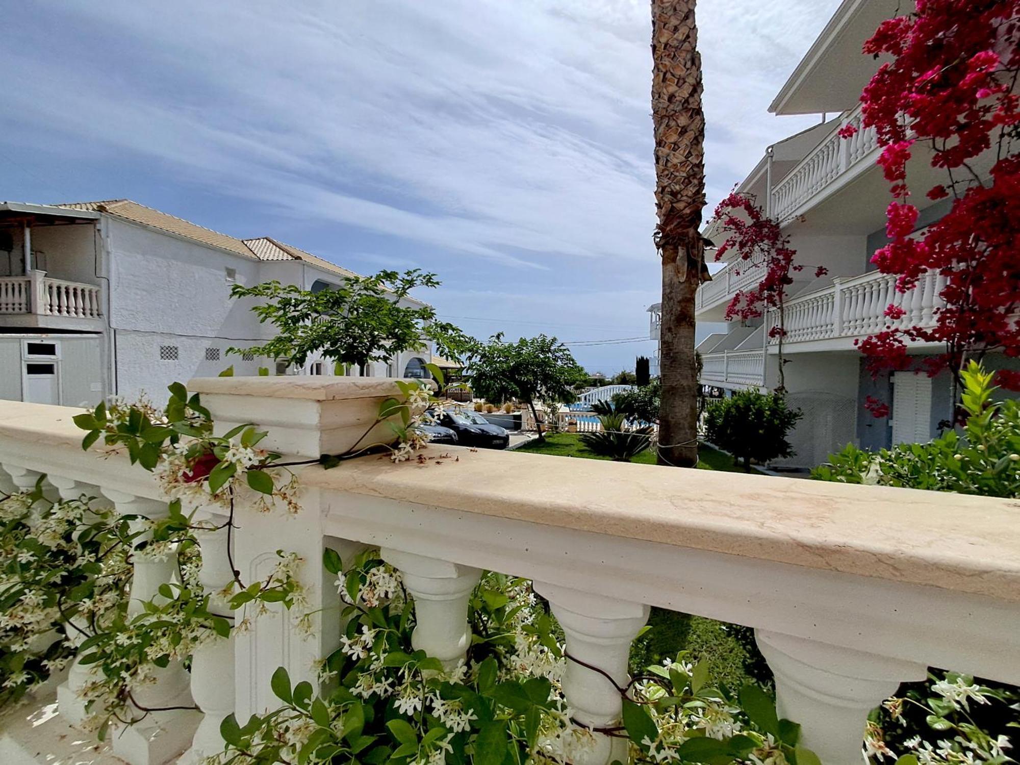 Sigma Hotel Paralia Vrachou Extérieur photo